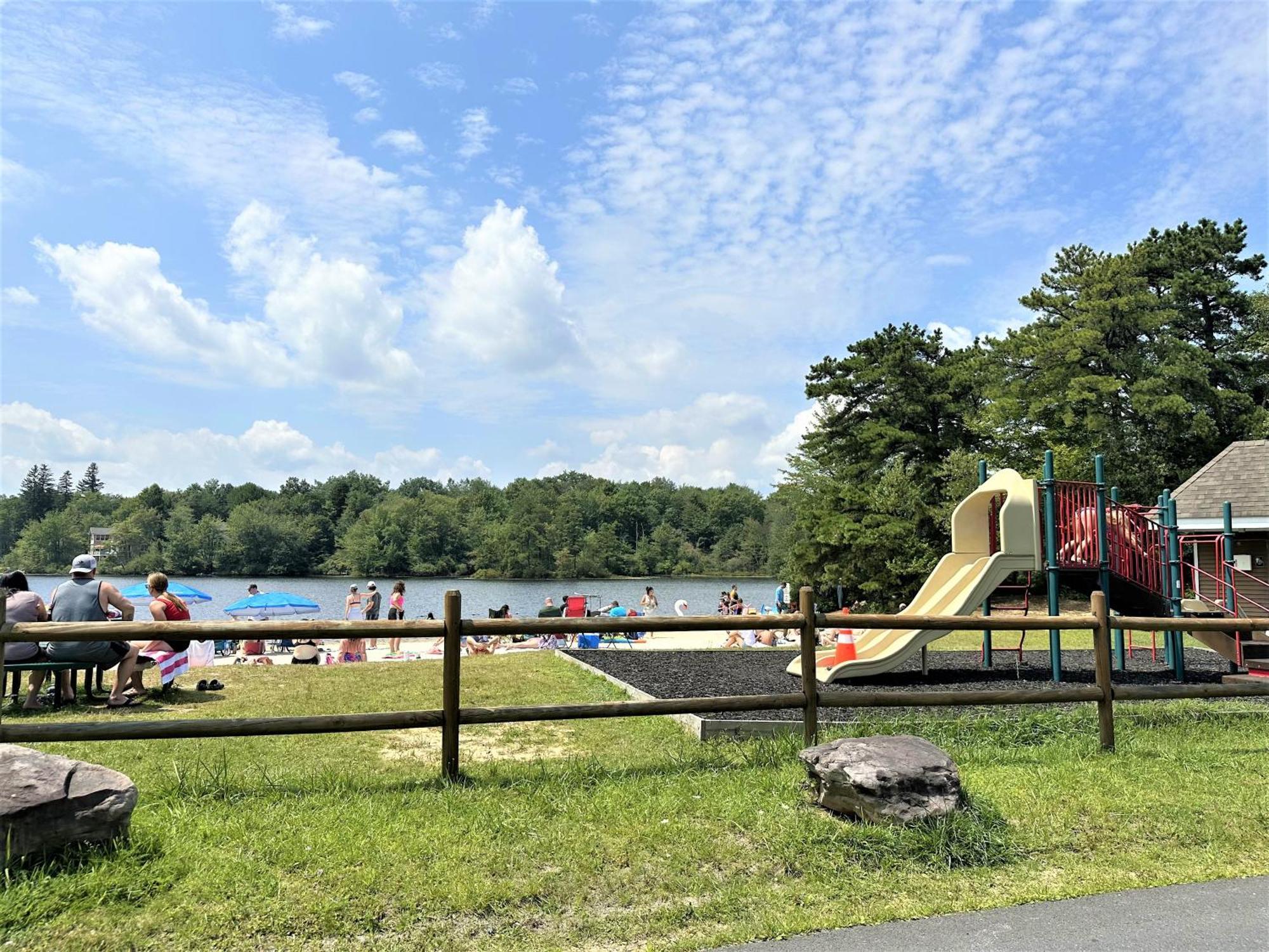 Wow!! Ultimate Pocono Retreat, Hot Tub, Game Room, Deck, Lakes, Skiing, Pools Long Pond Esterno foto