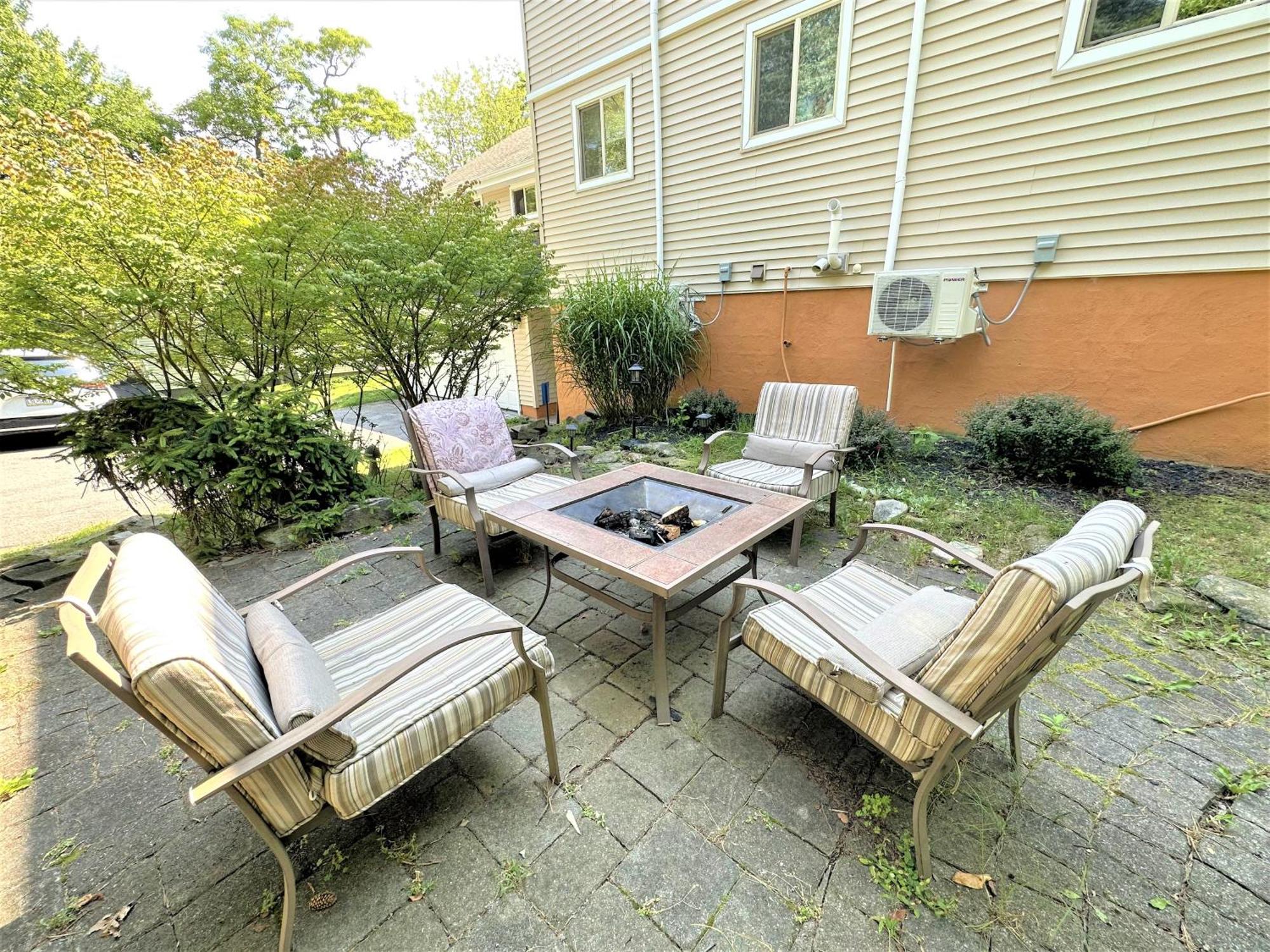 Wow!! Ultimate Pocono Retreat, Hot Tub, Game Room, Deck, Lakes, Skiing, Pools Long Pond Esterno foto