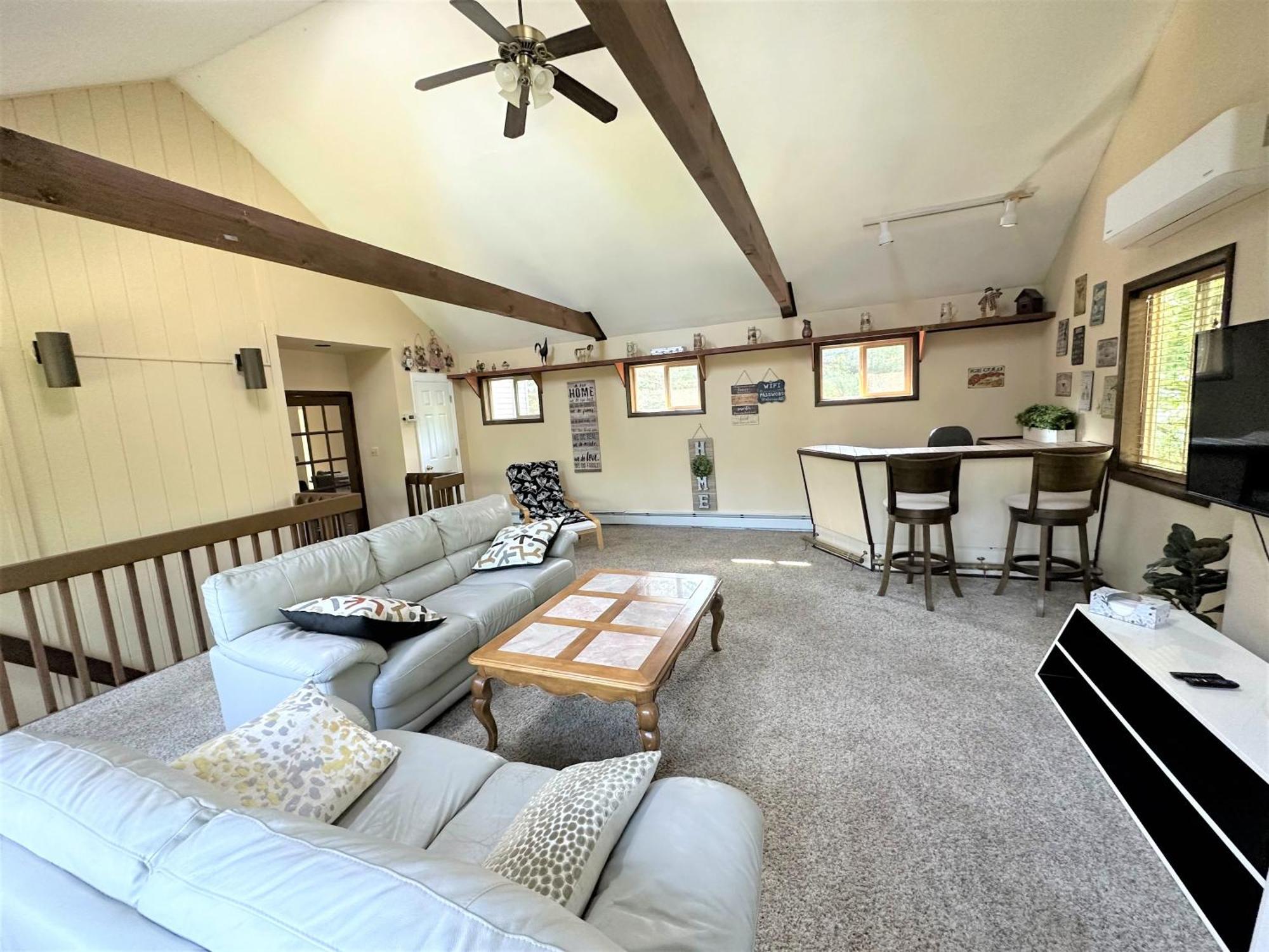 Wow!! Ultimate Pocono Retreat, Hot Tub, Game Room, Deck, Lakes, Skiing, Pools Long Pond Esterno foto